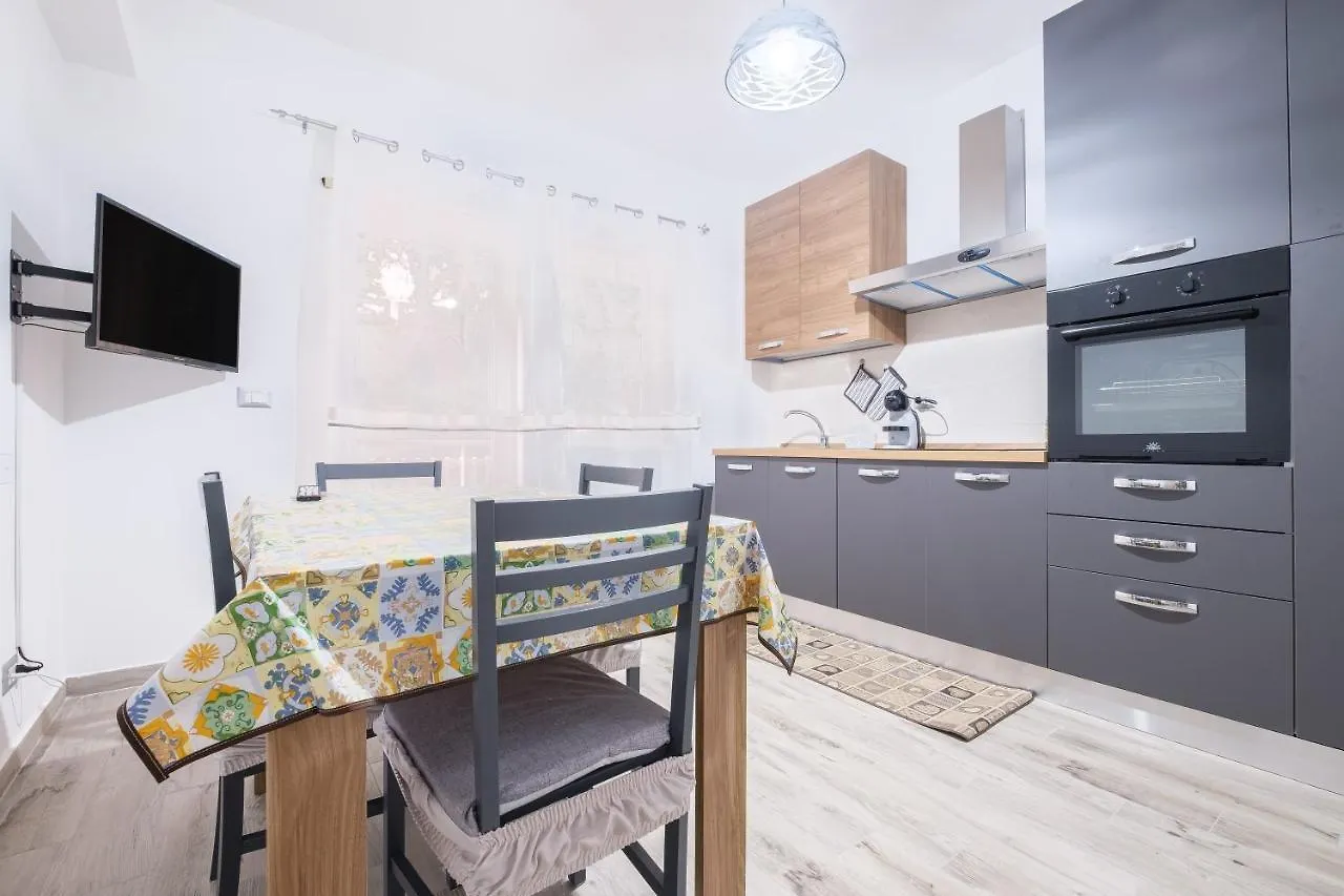 Damilhouse 3 Apartment Messina 0*,  Italy